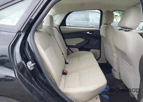 2017 Ford Focus Se z USA, uszkodzony, nr VIN 1FADP3F23HL346826